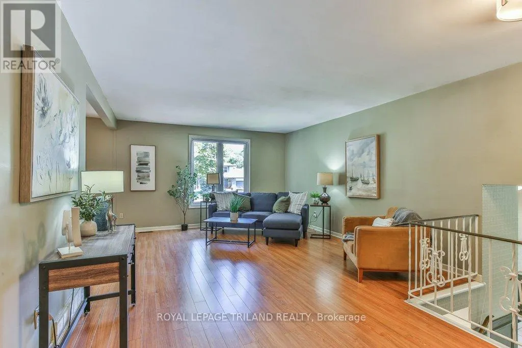 41 FOX MILL COURT