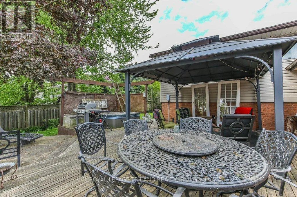 41 FOX MILL COURT