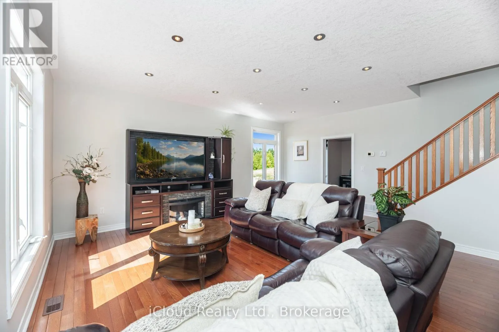 346195 15TH SIDE ROAD