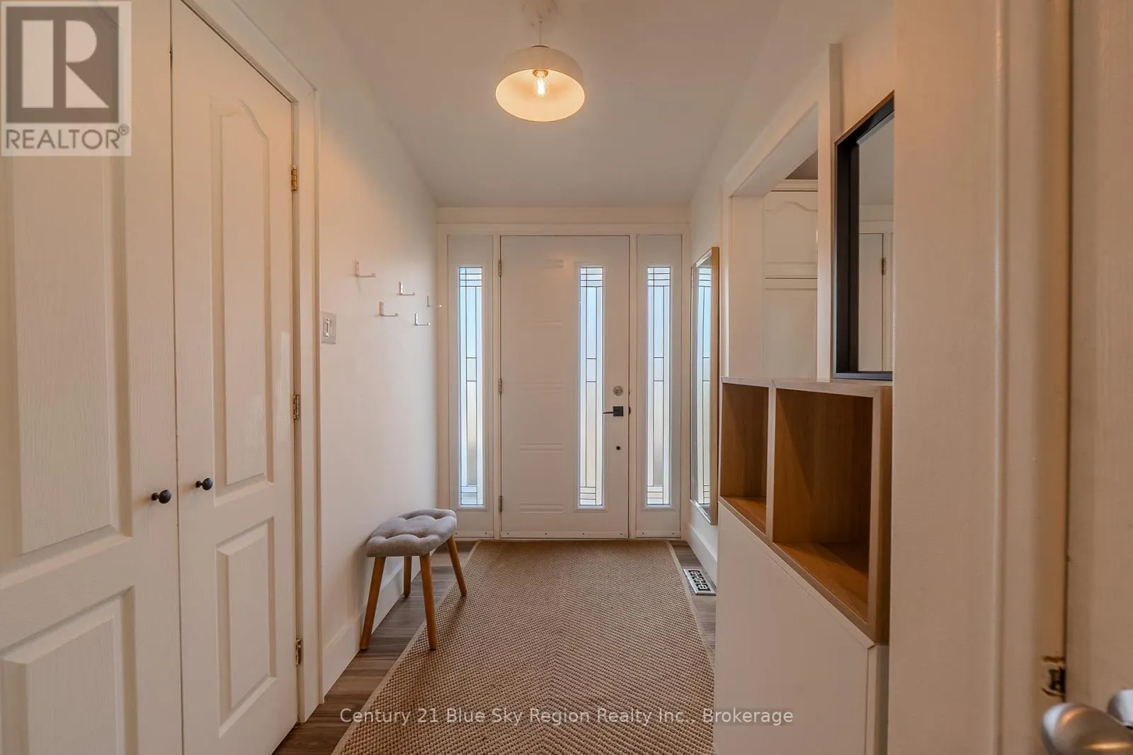 297 LEONARD STREET