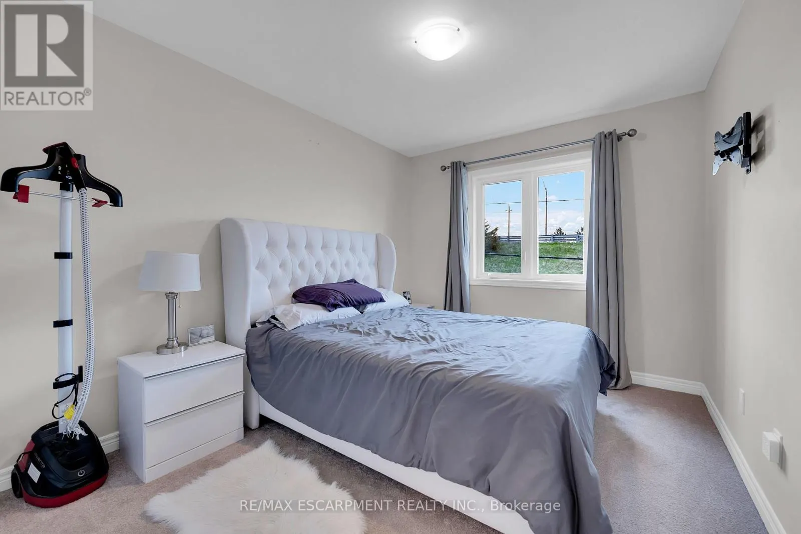 24 - 27 RACHEL DRIVE