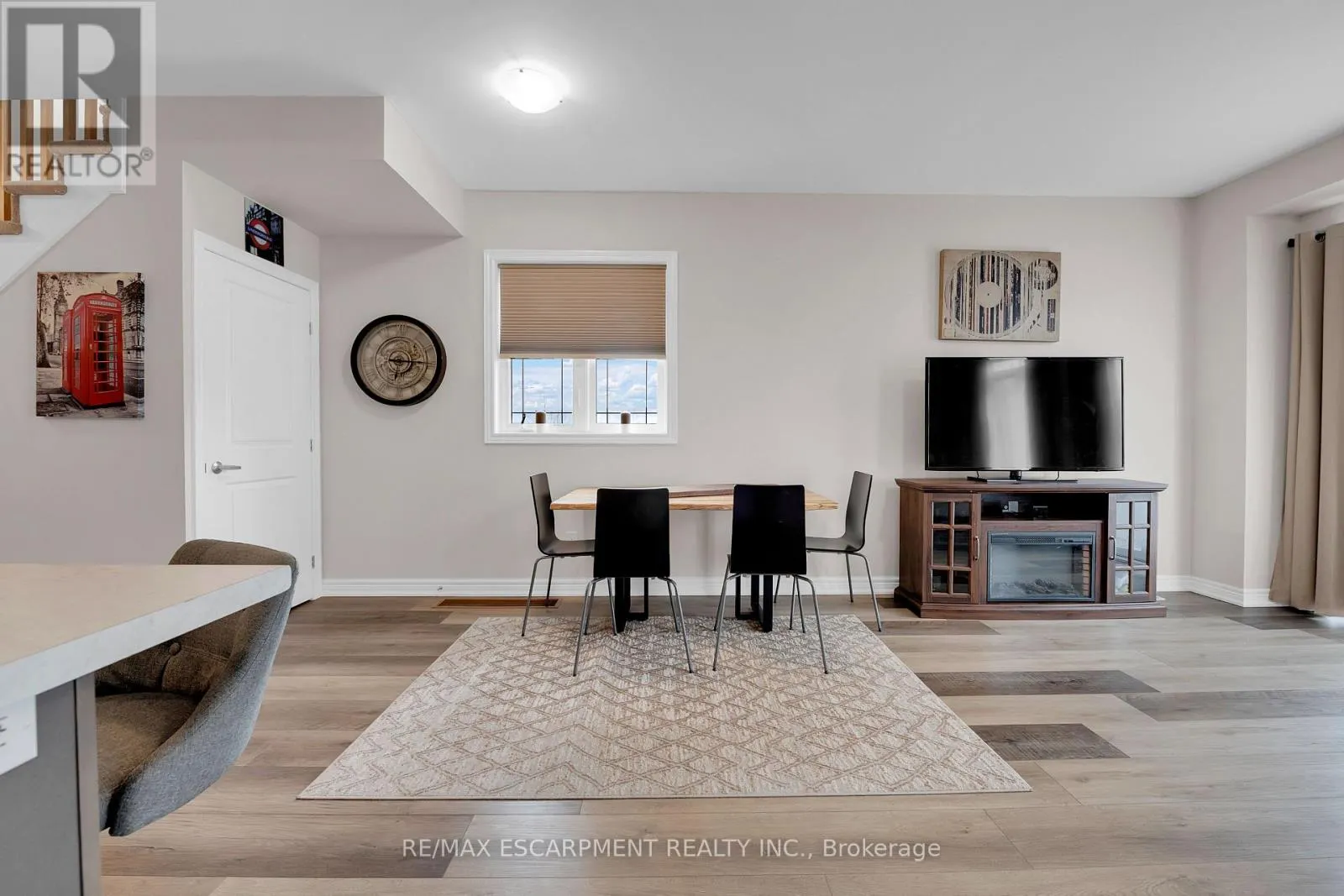 24 - 27 RACHEL DRIVE