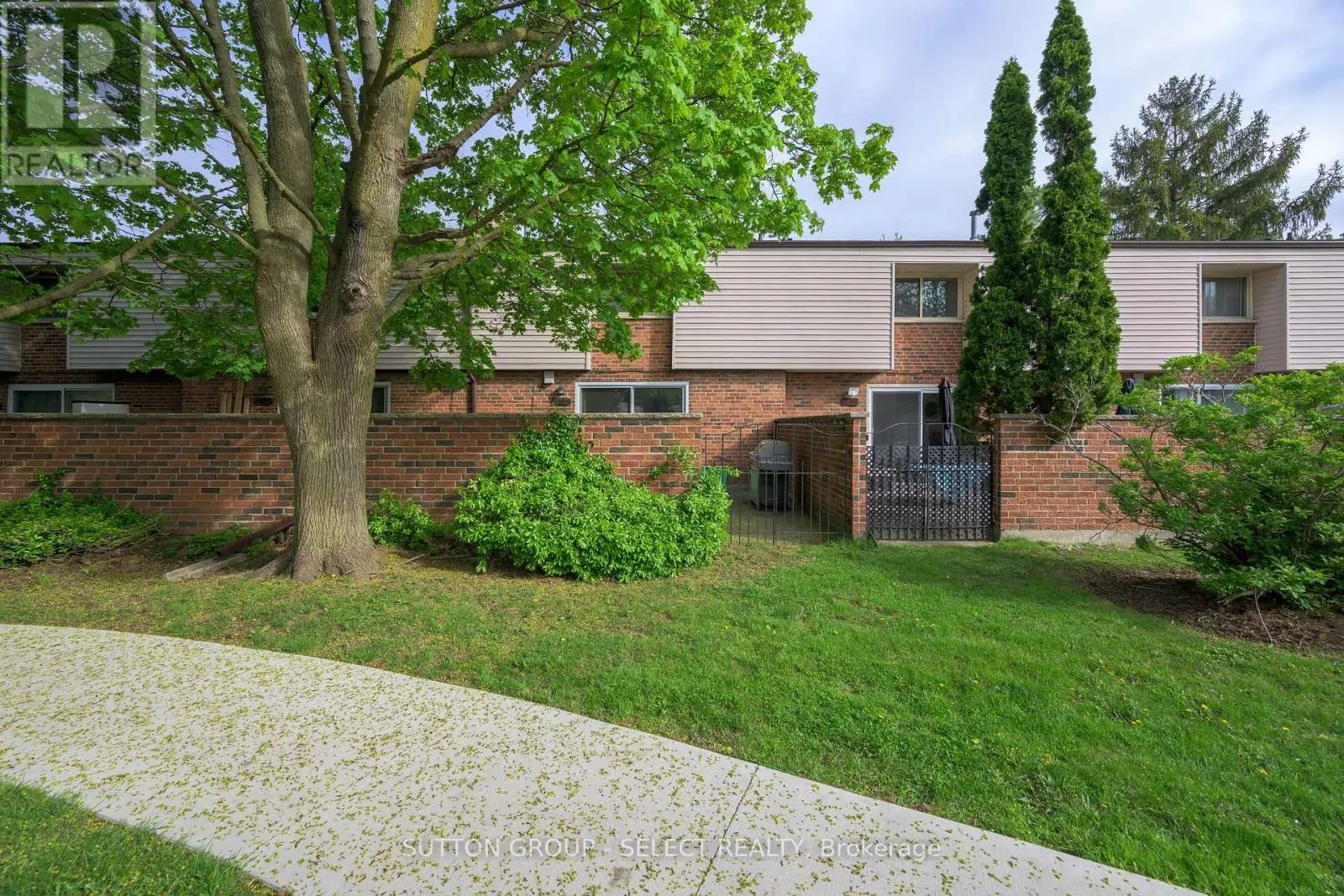 716 FANSHAWE PARK ROAD E