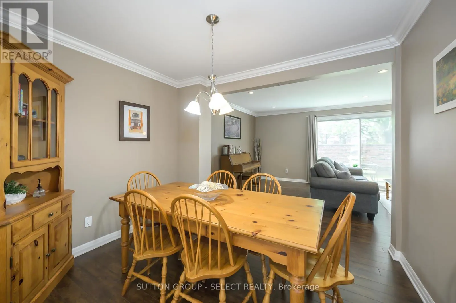716 FANSHAWE PARK ROAD E