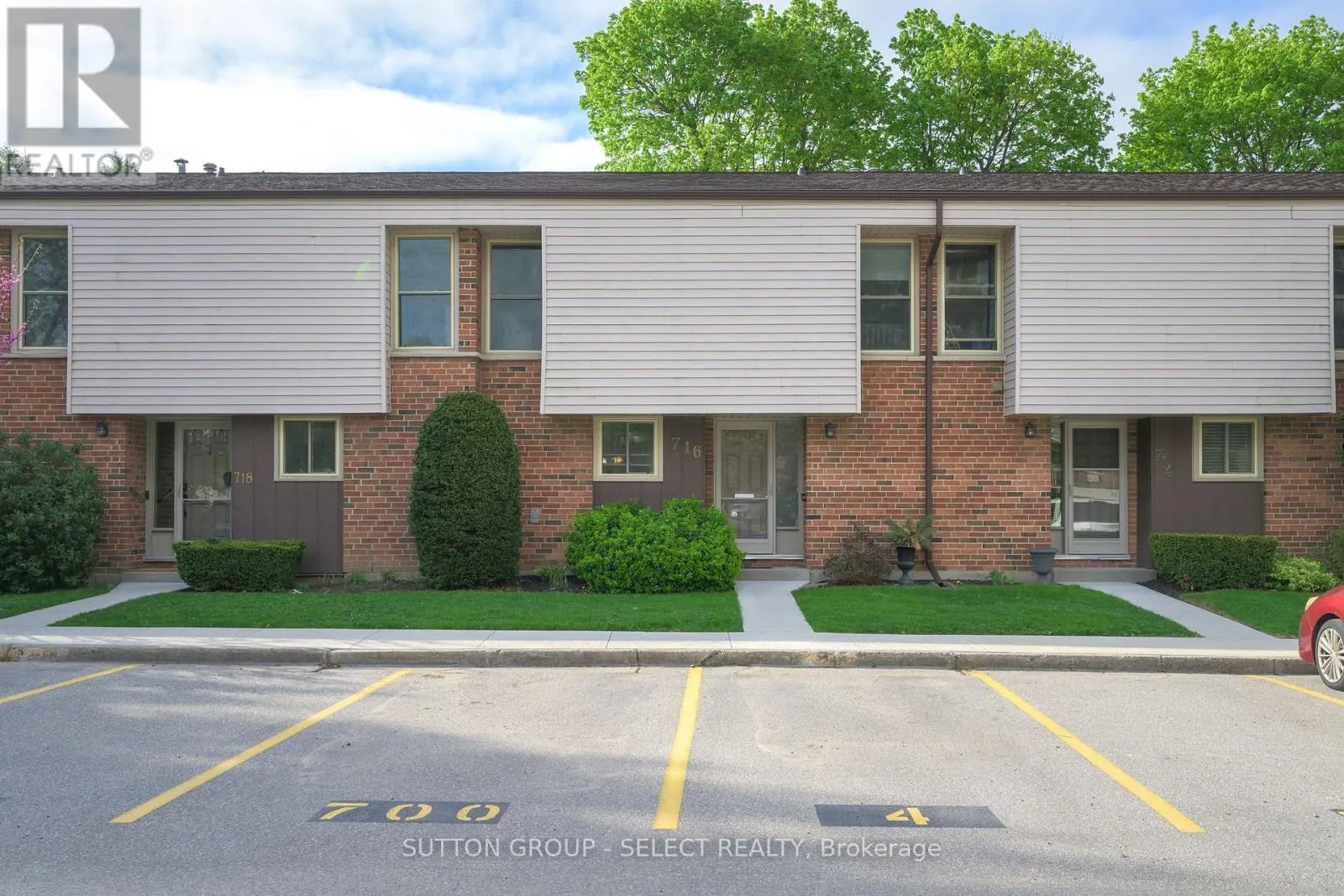716 FANSHAWE PARK ROAD E