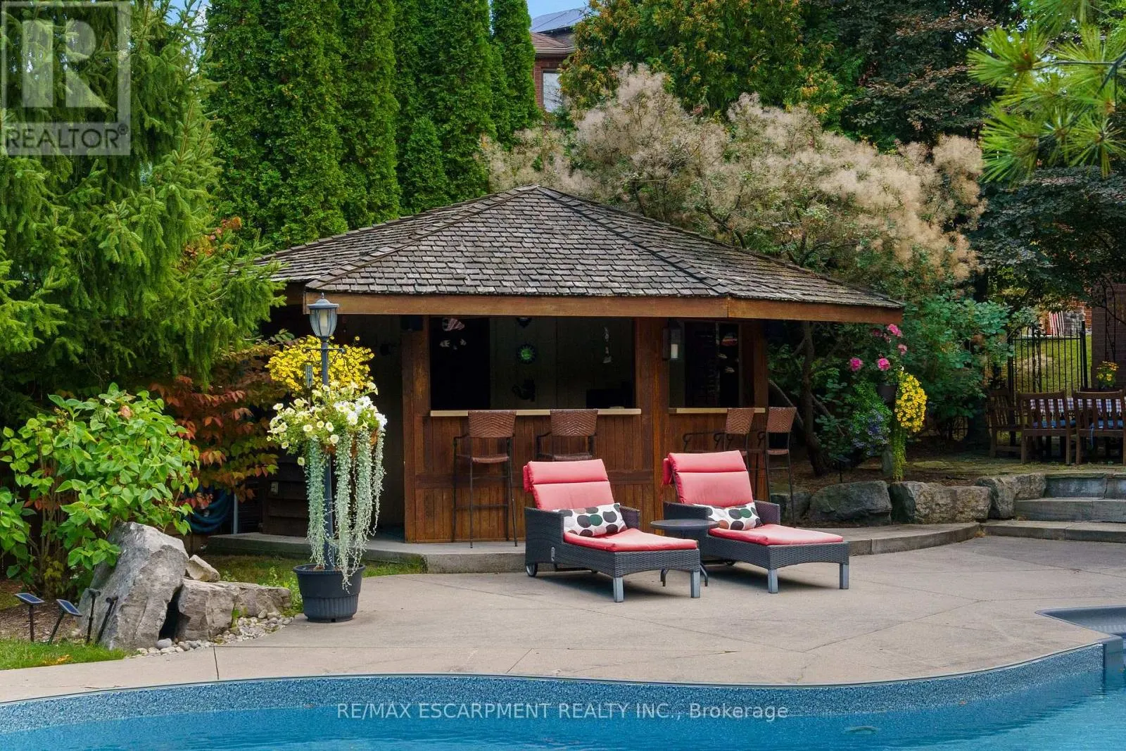 3 MAPLEHURST RIDGE