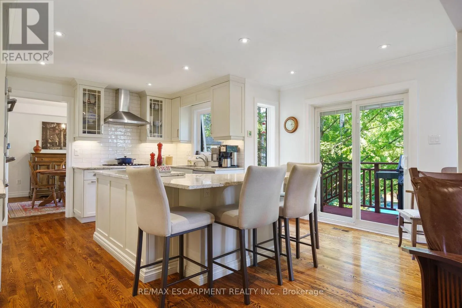 3 MAPLEHURST RIDGE