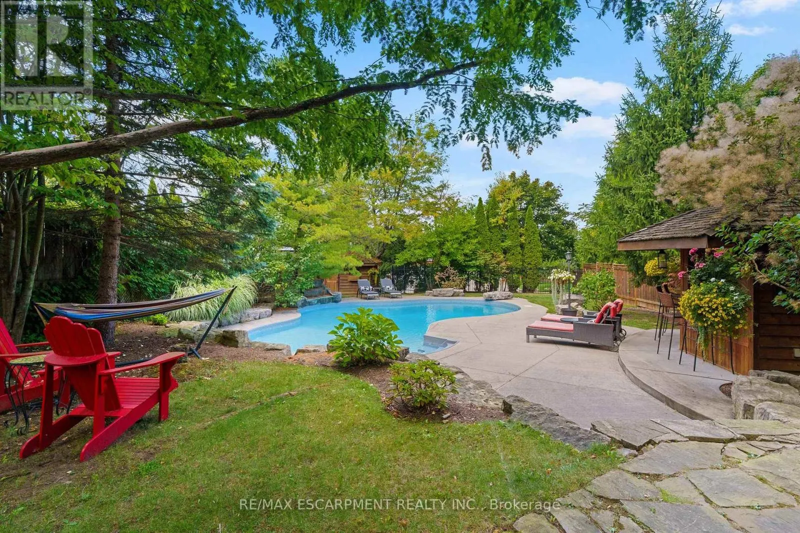 3 MAPLEHURST RIDGE