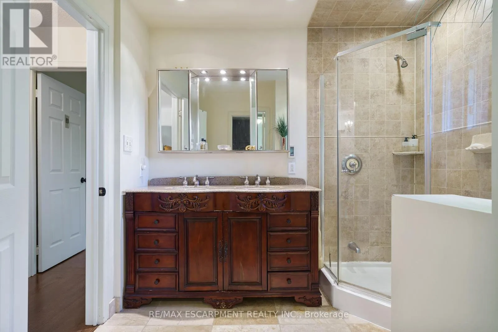 3 MAPLEHURST RIDGE