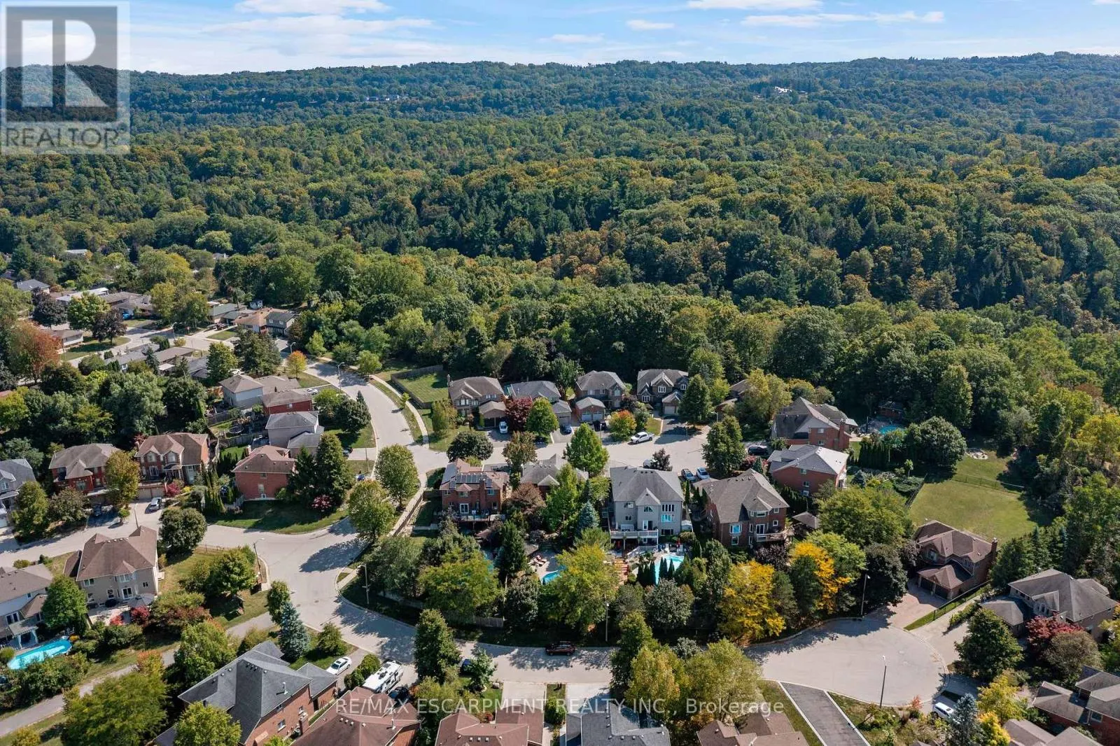 3 MAPLEHURST RIDGE