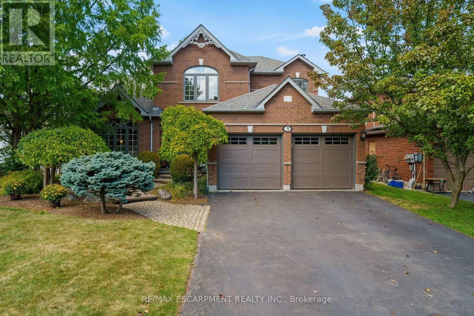 3 MAPLEHURST RIDGE