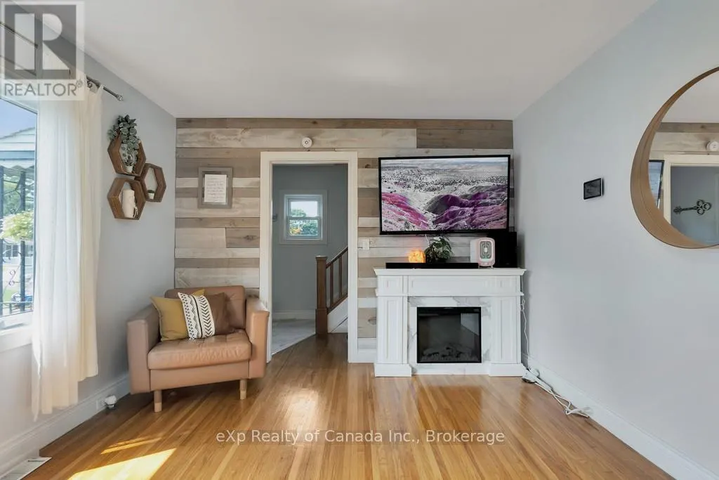 9 OAKWOOD AVENUE