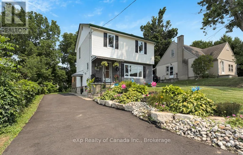 9 OAKWOOD AVENUE