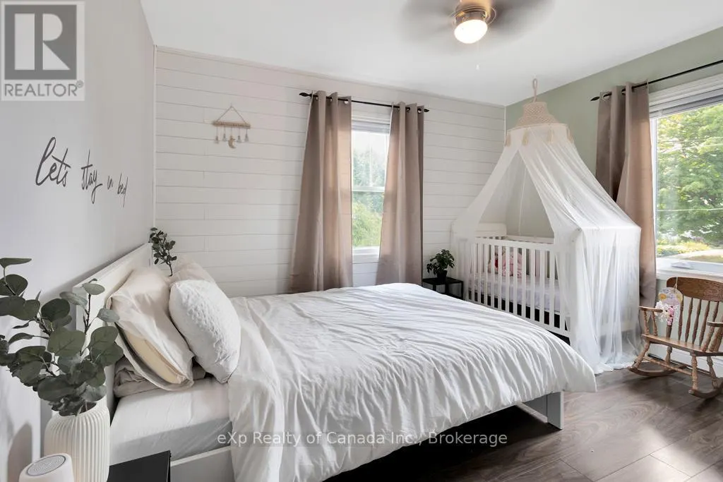 9 OAKWOOD AVENUE