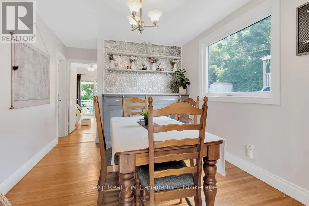 9 OAKWOOD AVENUE