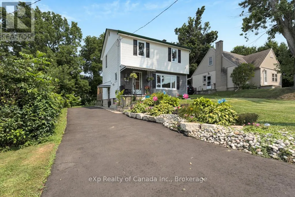 9 OAKWOOD AVENUE