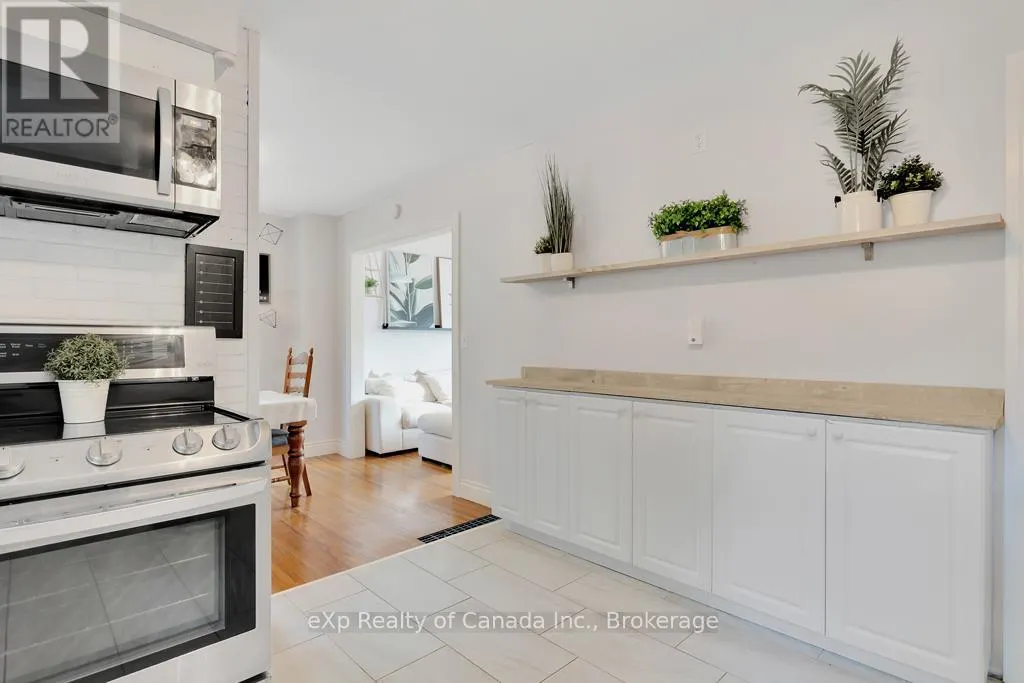 9 OAKWOOD AVENUE