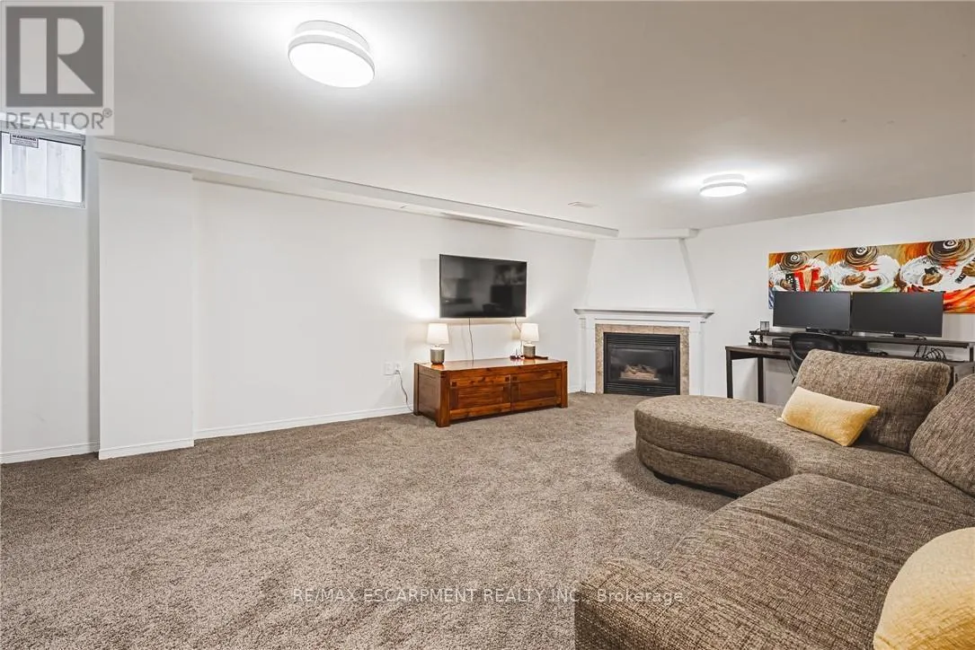 6 WINDMILL PLACE