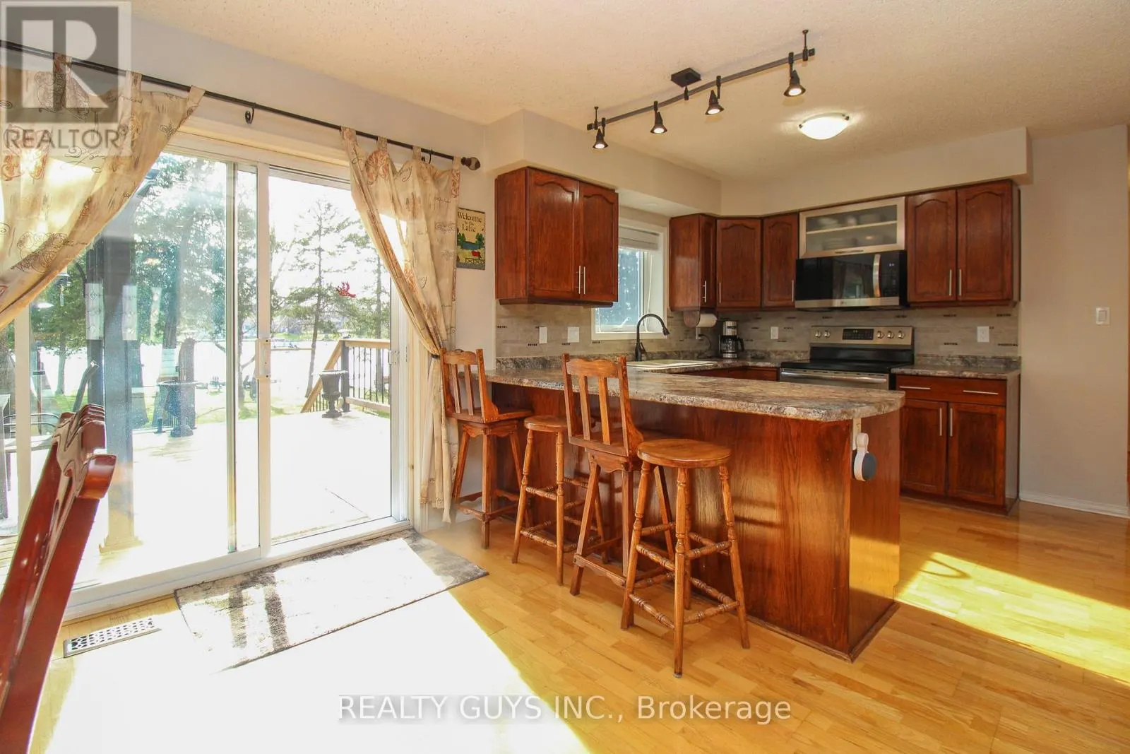 867 TWOMEY PLACE