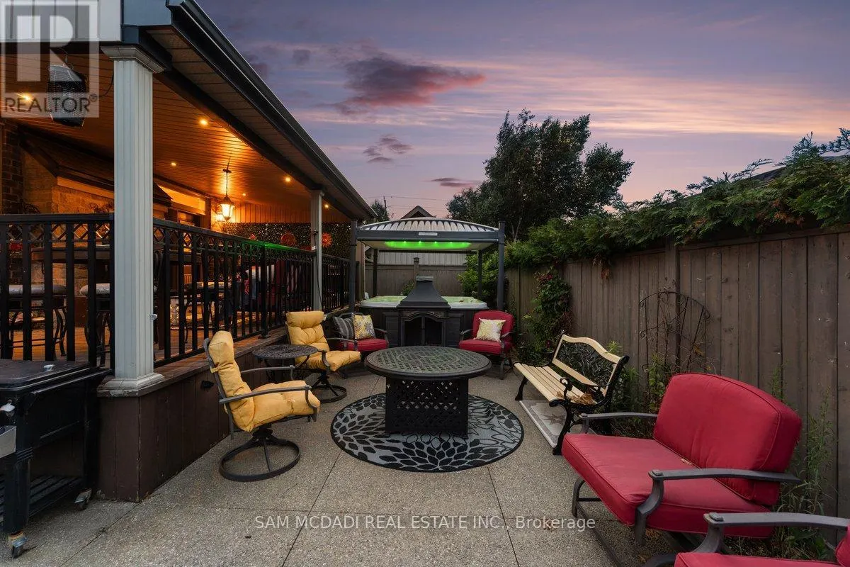 85 HILLCROFT DRIVE