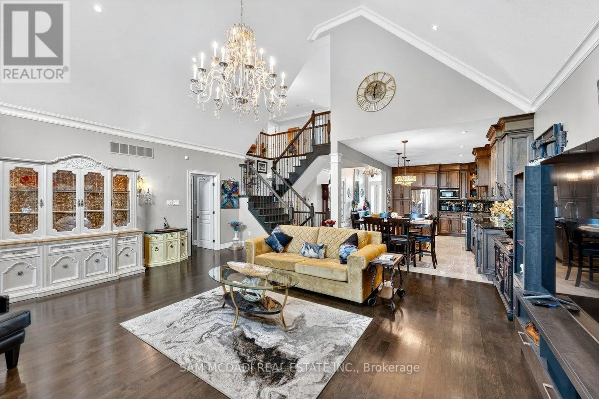 85 HILLCROFT DRIVE
