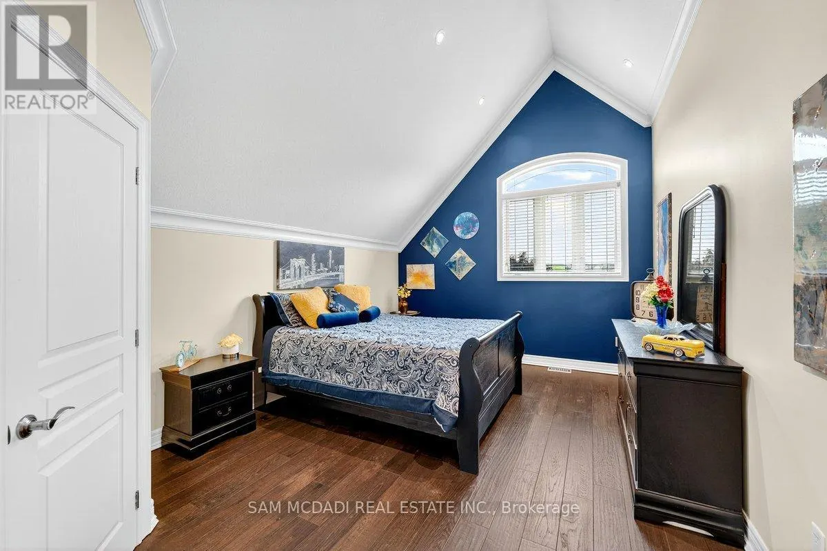 85 HILLCROFT DRIVE