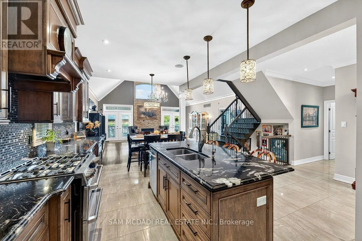 85 HILLCROFT DRIVE