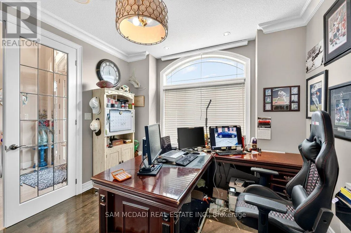 85 HILLCROFT DRIVE