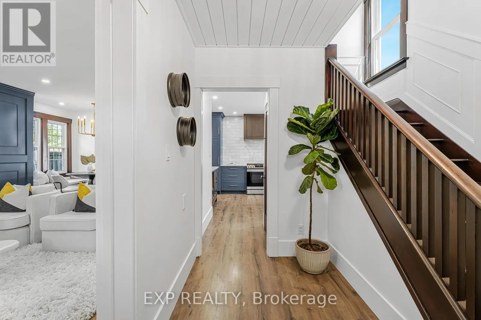 246 BOWEN ROAD