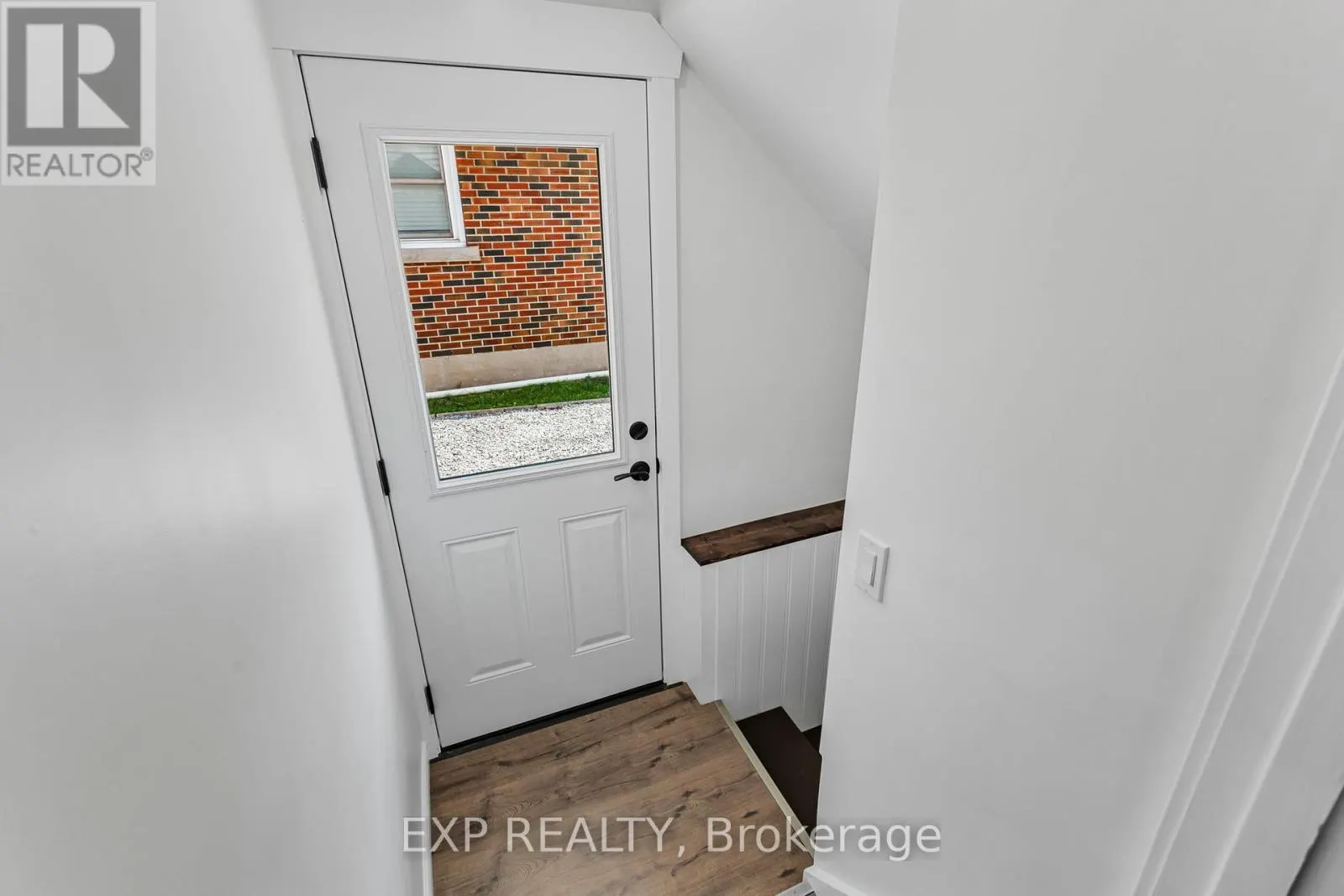 246 BOWEN ROAD