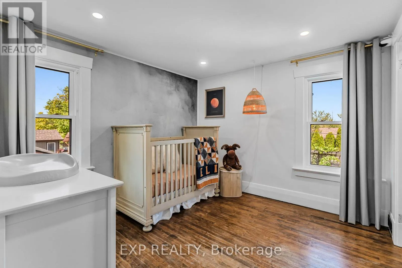 246 BOWEN ROAD