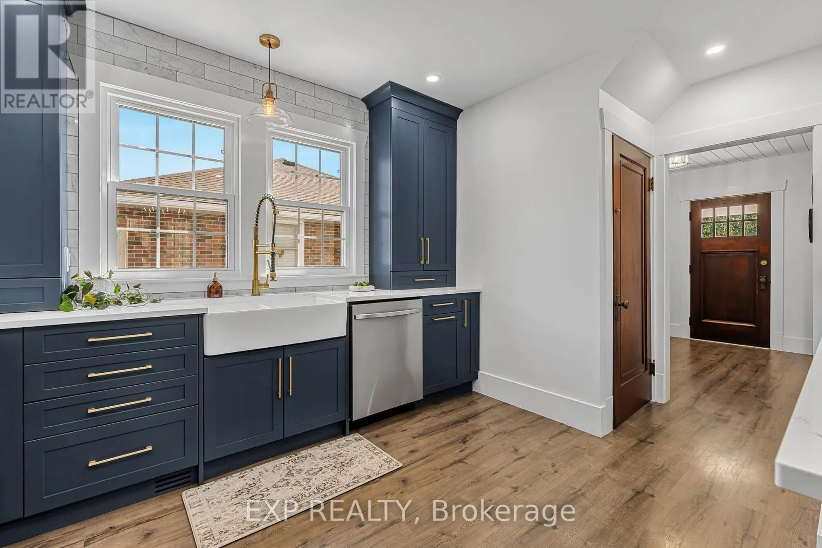 246 BOWEN ROAD