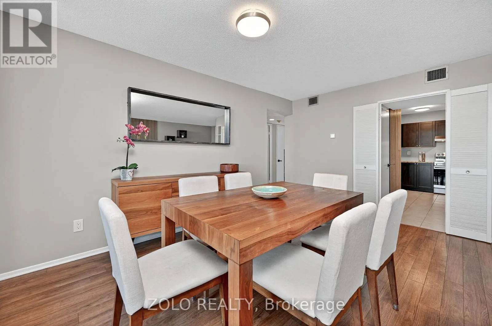 501 - 50 EMMERSON AVENUE