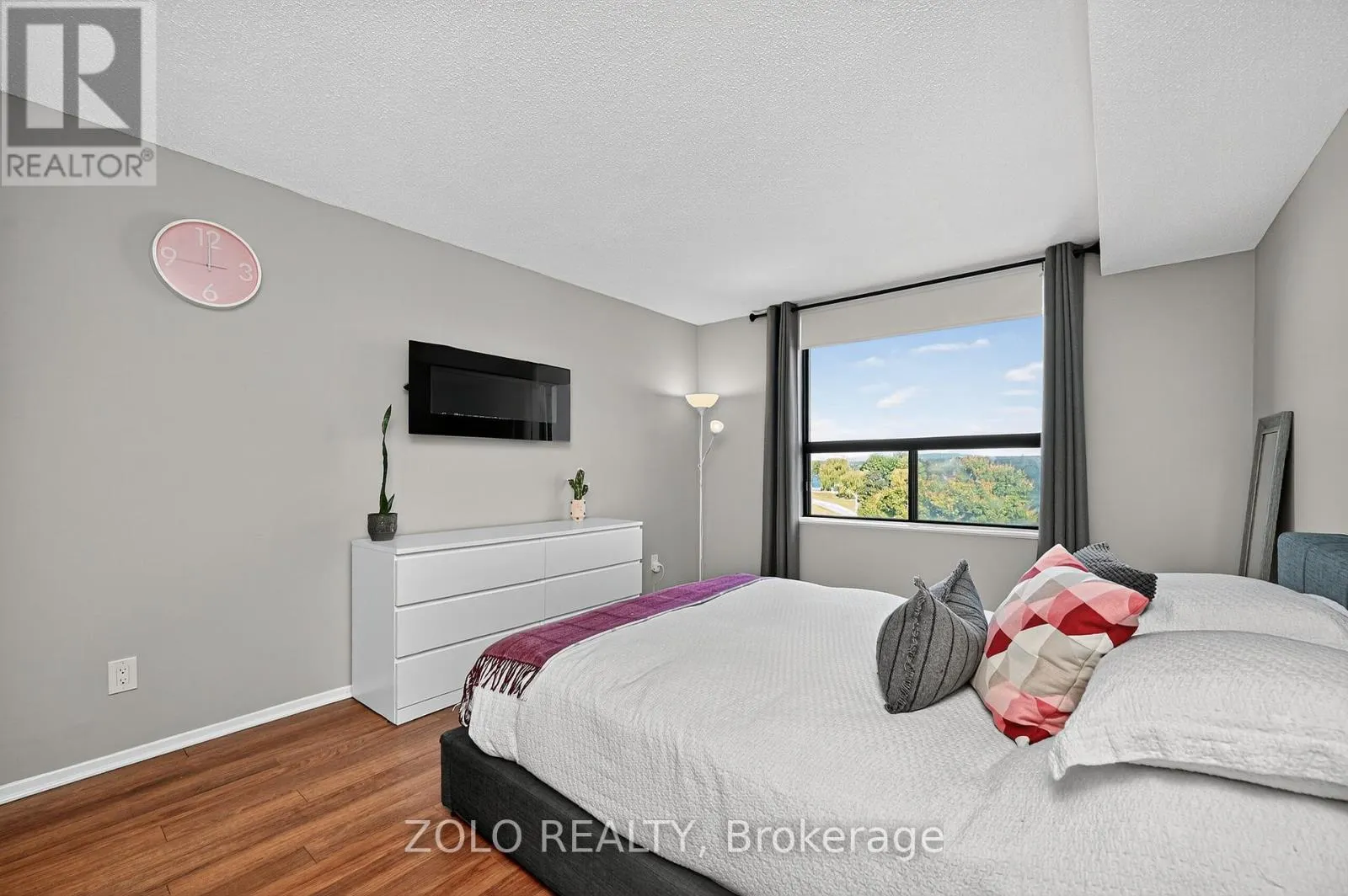 501 - 50 EMMERSON AVENUE
