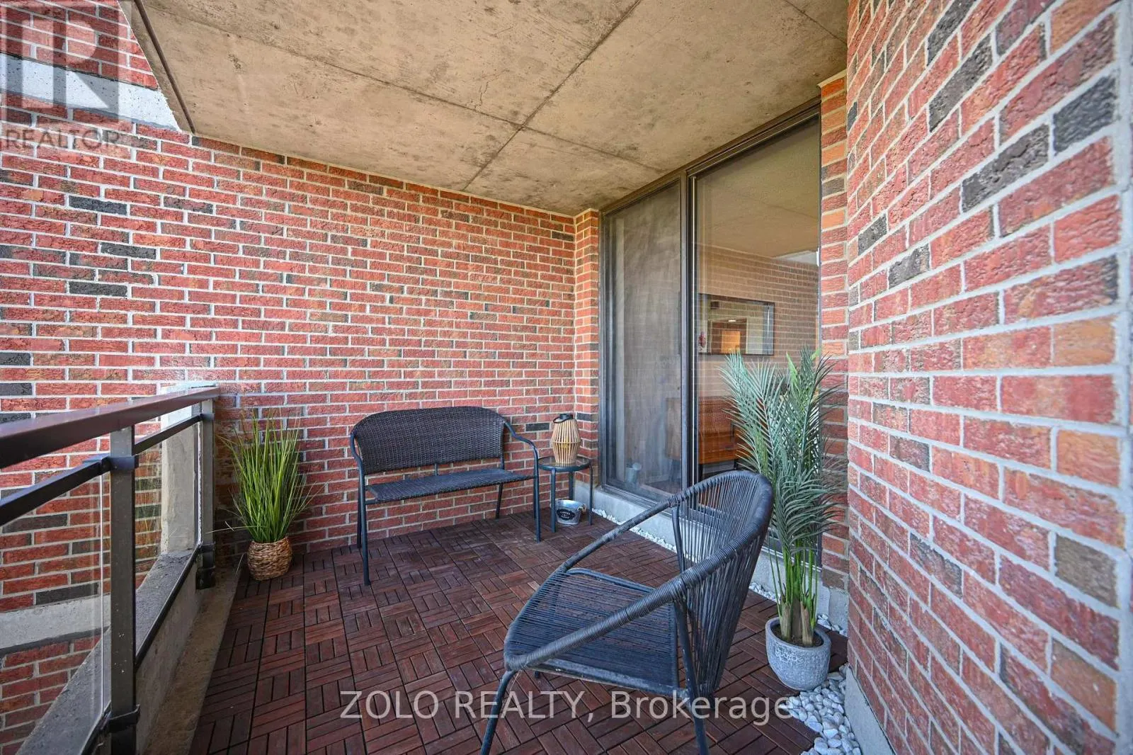 501 - 50 EMMERSON AVENUE