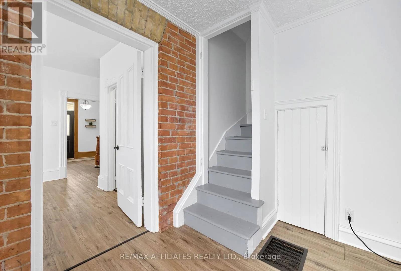 22 ISABELLA STREET