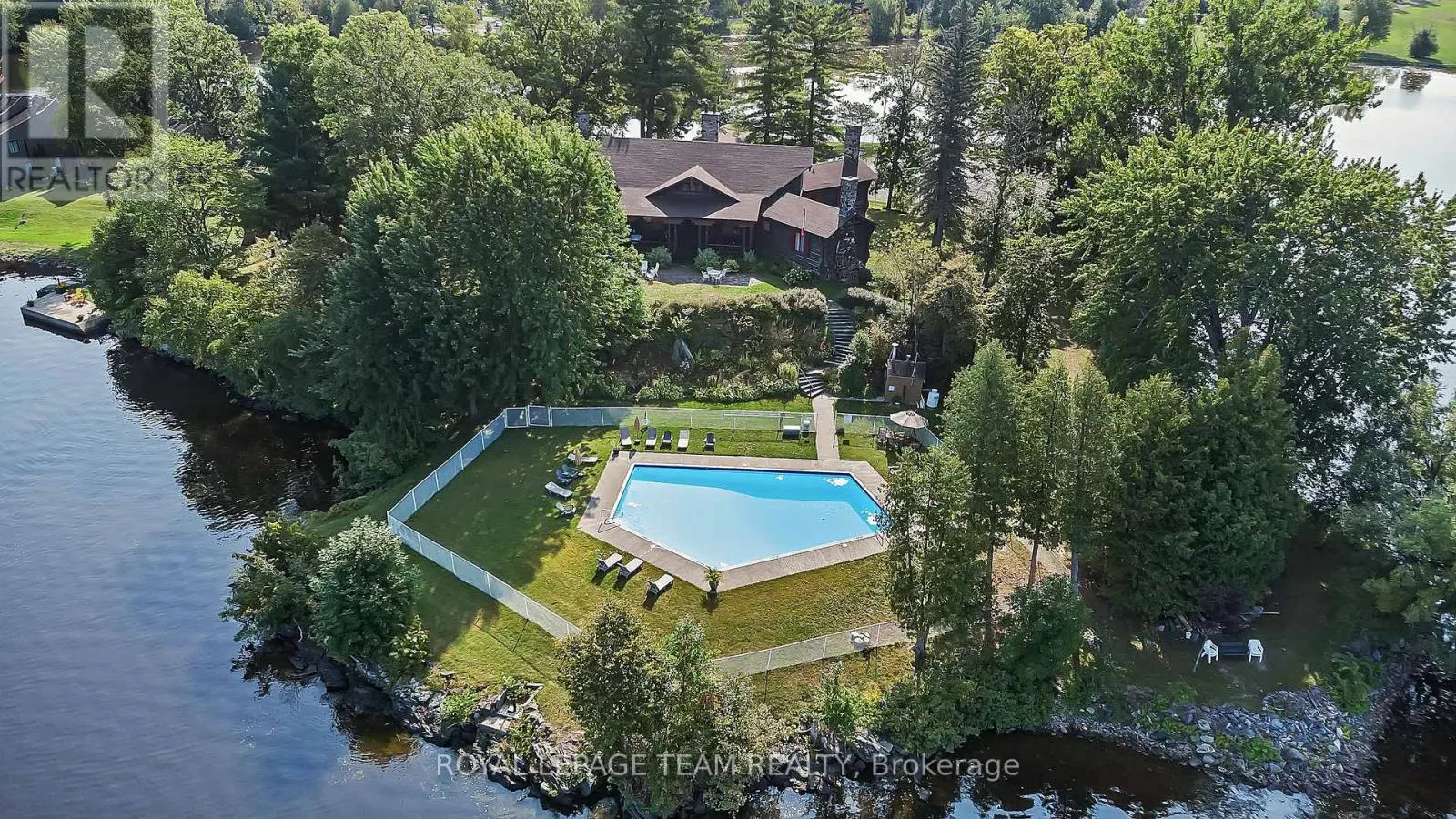 4 - 2890 PRESQUILE ROAD