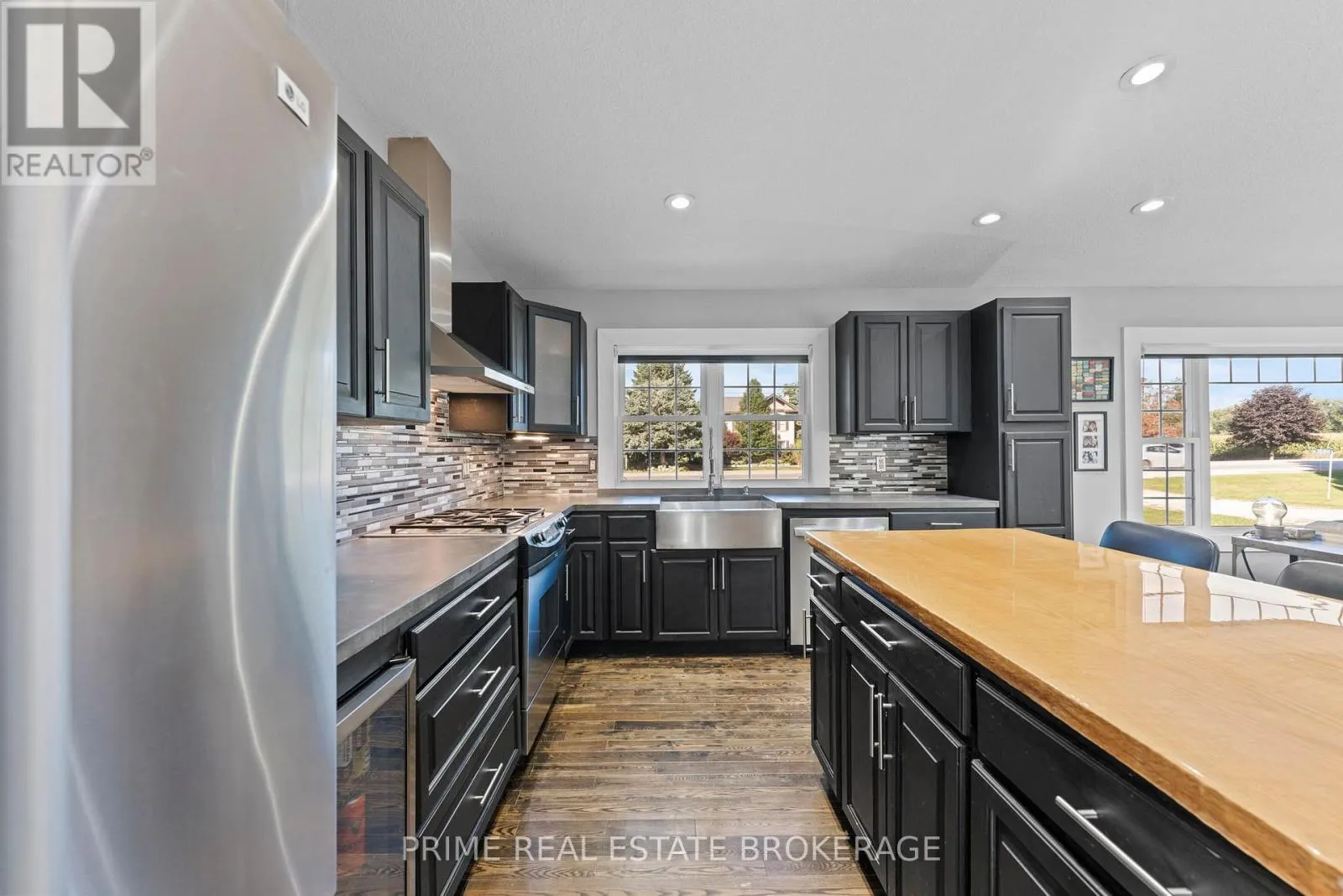 28346 CENTRE ROAD