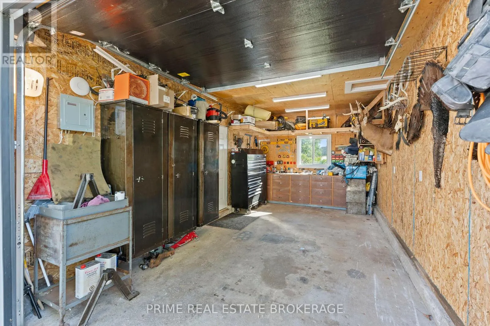 28346 CENTRE ROAD