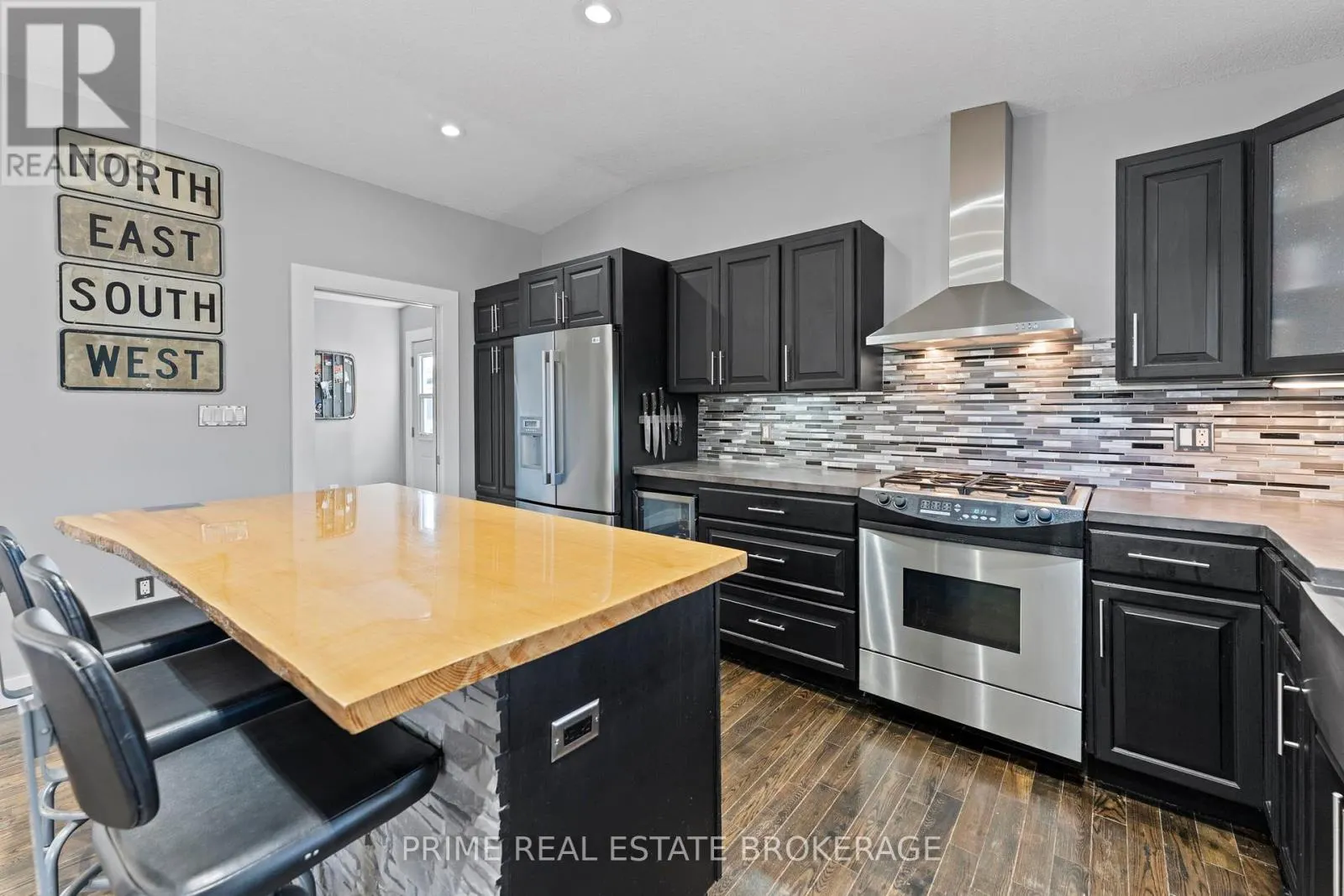 28346 CENTRE ROAD