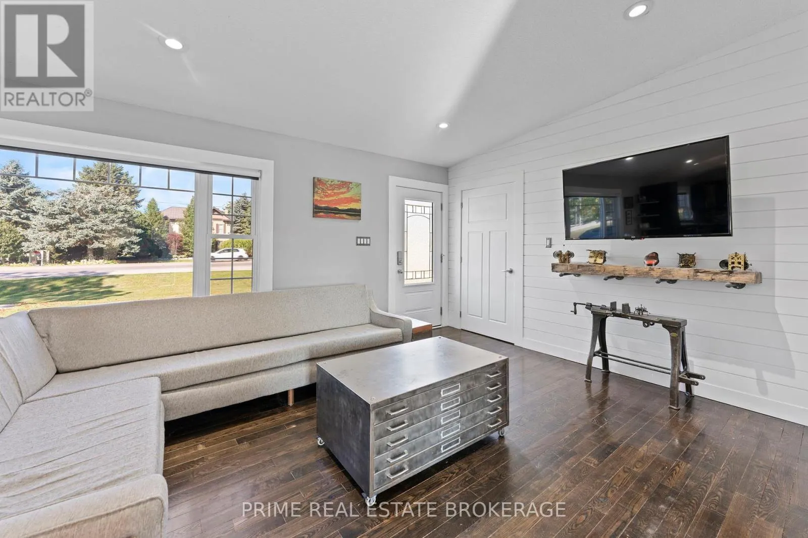 28346 CENTRE ROAD