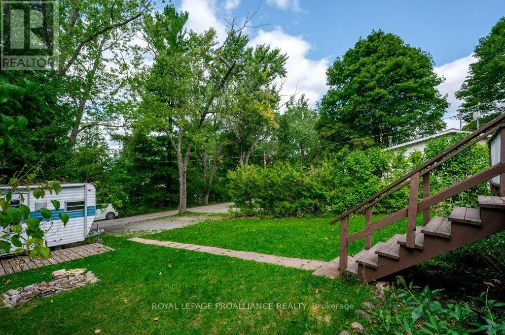 UNIT #11 - 422 ISLAND VIEW ROAD, #Unit #11