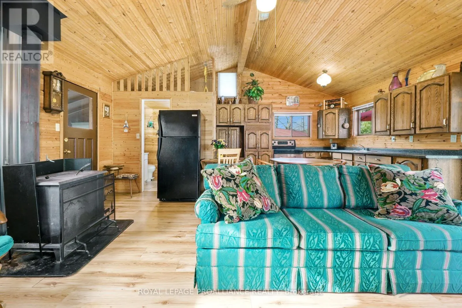 UNIT #11 - 422 ISLAND VIEW ROAD, #Unit #11