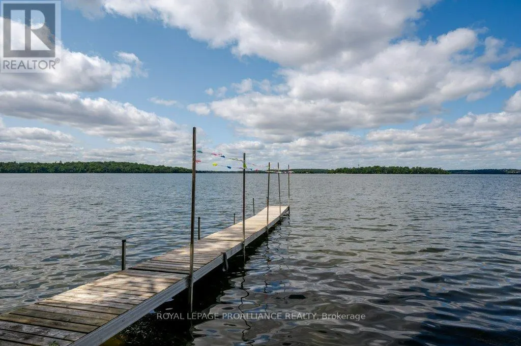 UNIT #11 - 422 ISLAND VIEW ROAD, #Unit #11