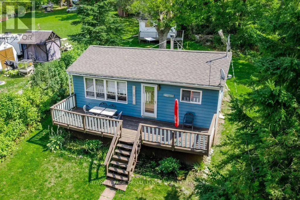UNIT #11 - 422 ISLAND VIEW ROAD, #Unit #11
