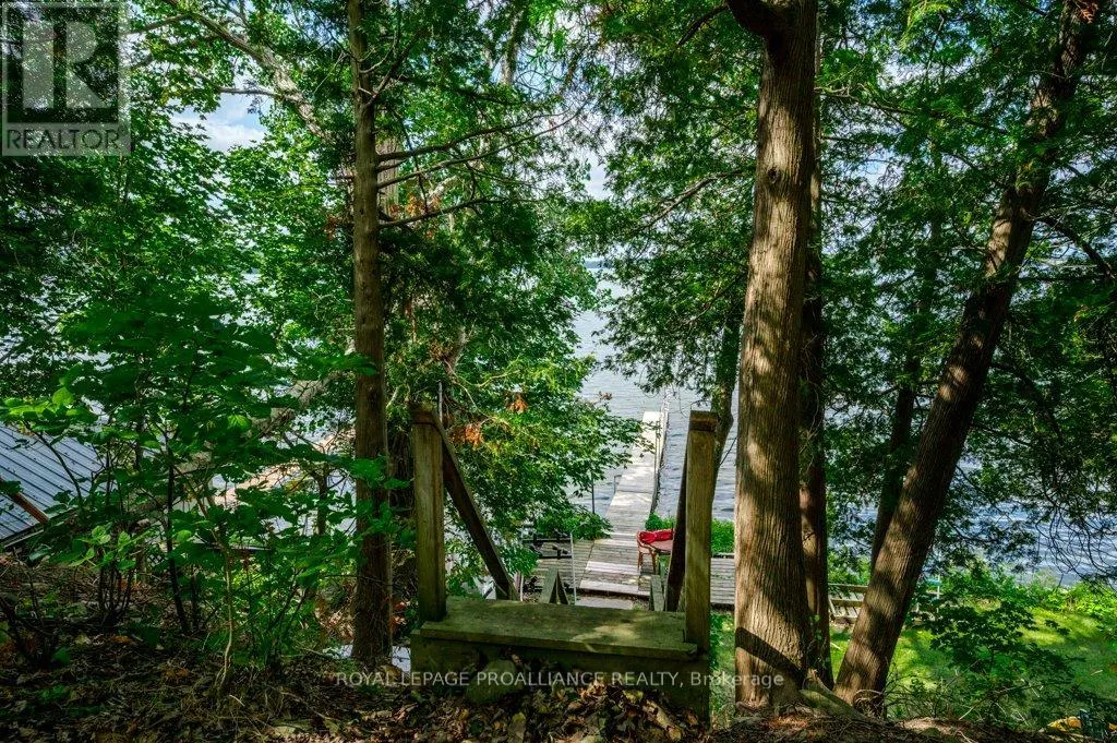 UNIT #11 - 422 ISLAND VIEW ROAD, #Unit #11