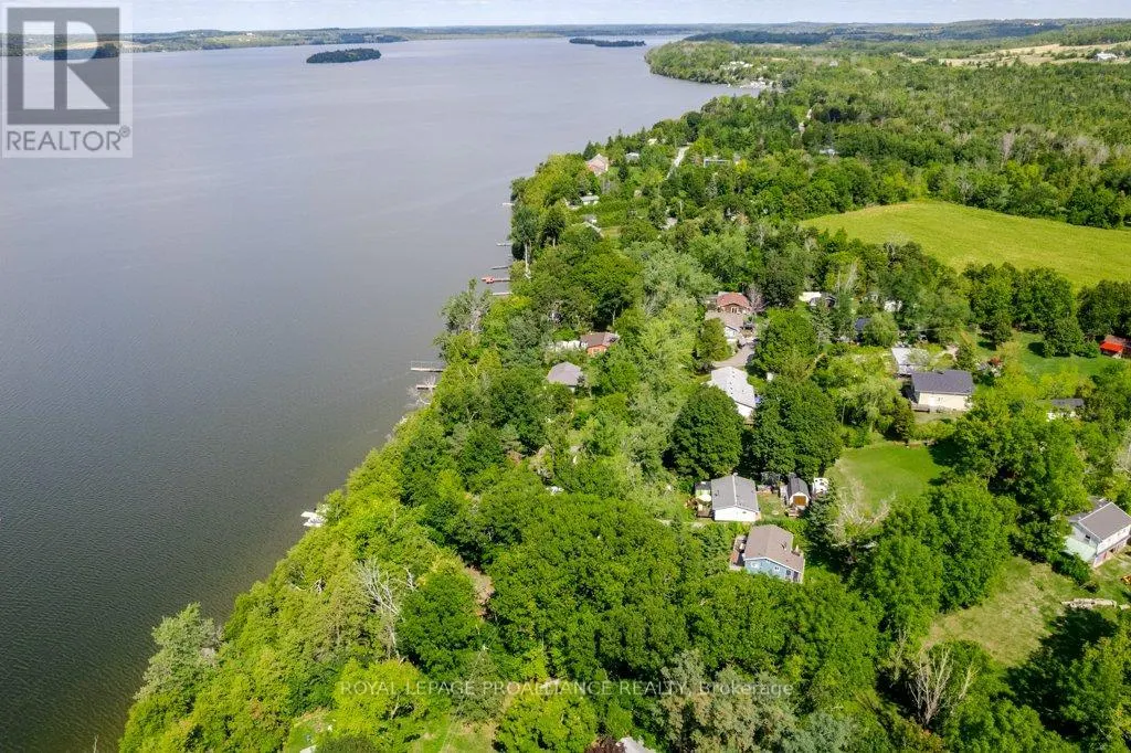UNIT #11 - 422 ISLAND VIEW ROAD, #Unit #11
