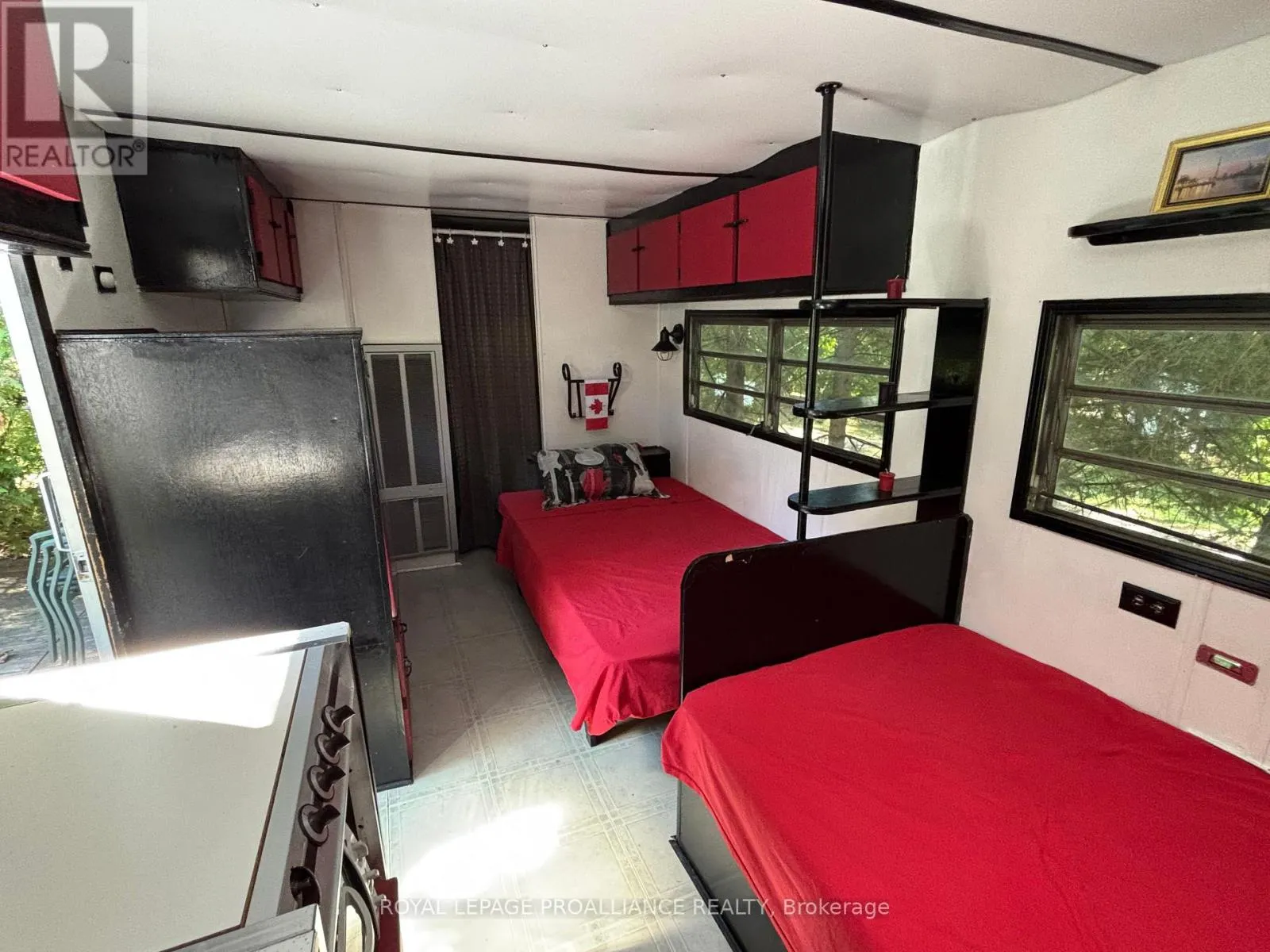UNIT #11 - 422 ISLAND VIEW ROAD, #Unit #11