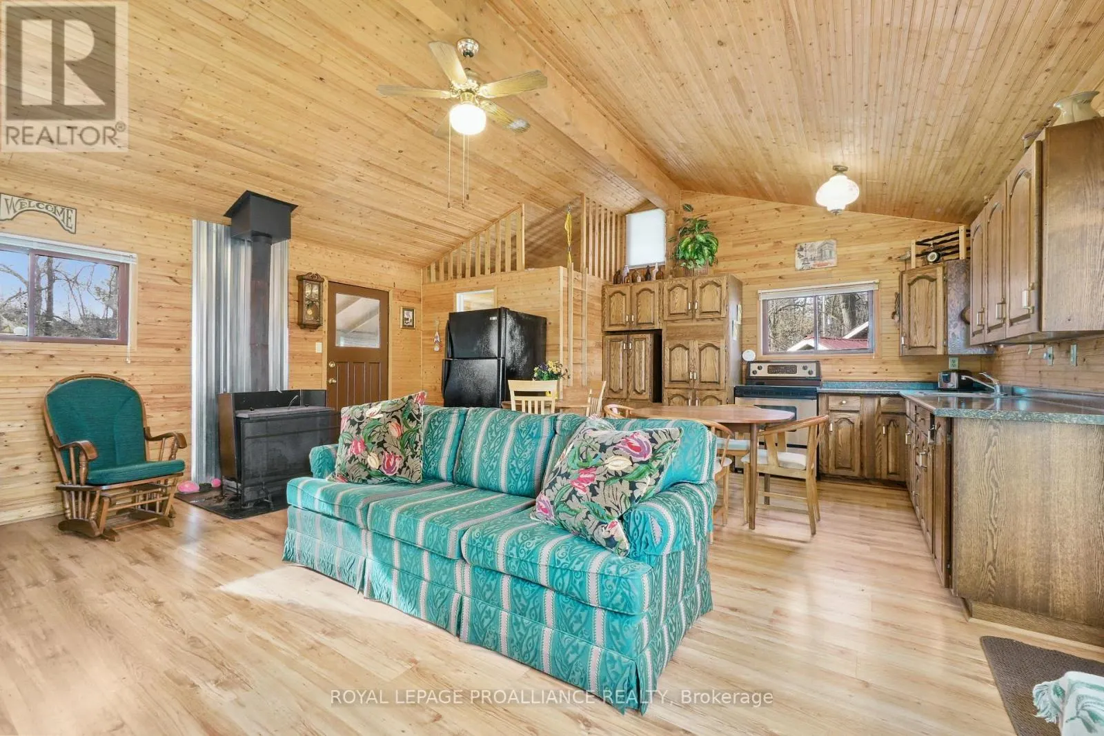 UNIT #11 - 422 ISLAND VIEW ROAD, #Unit #11
