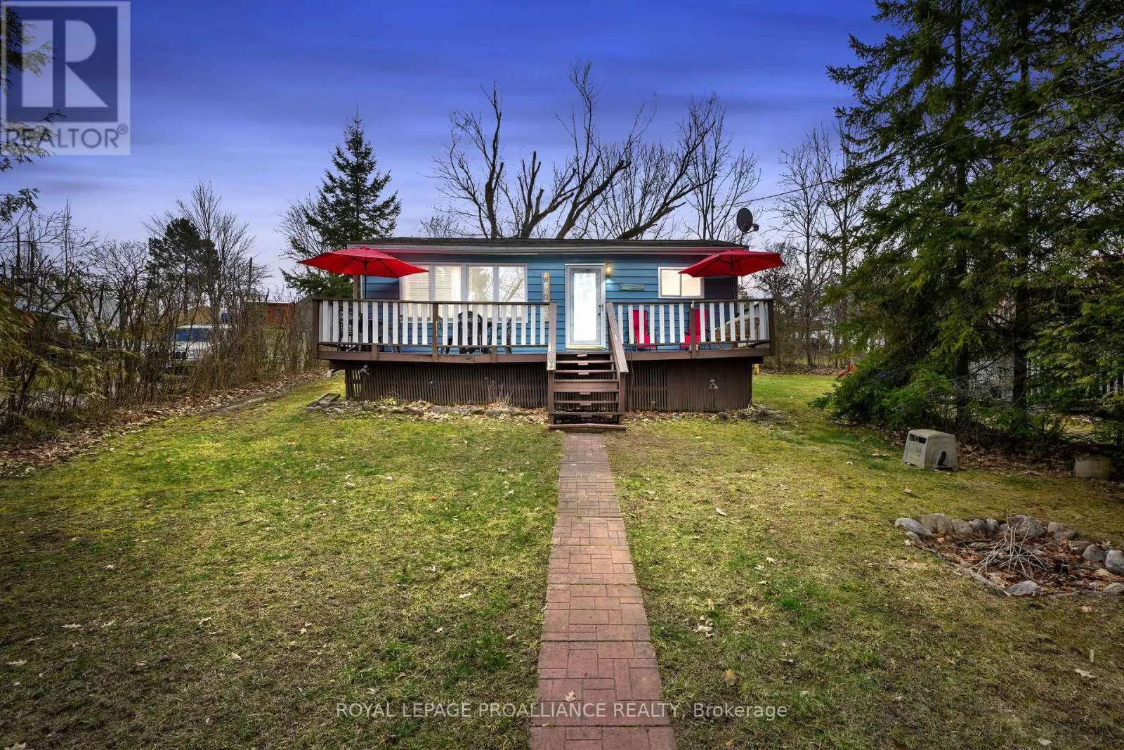 UNIT #11 - 422 ISLAND VIEW ROAD, #Unit #11